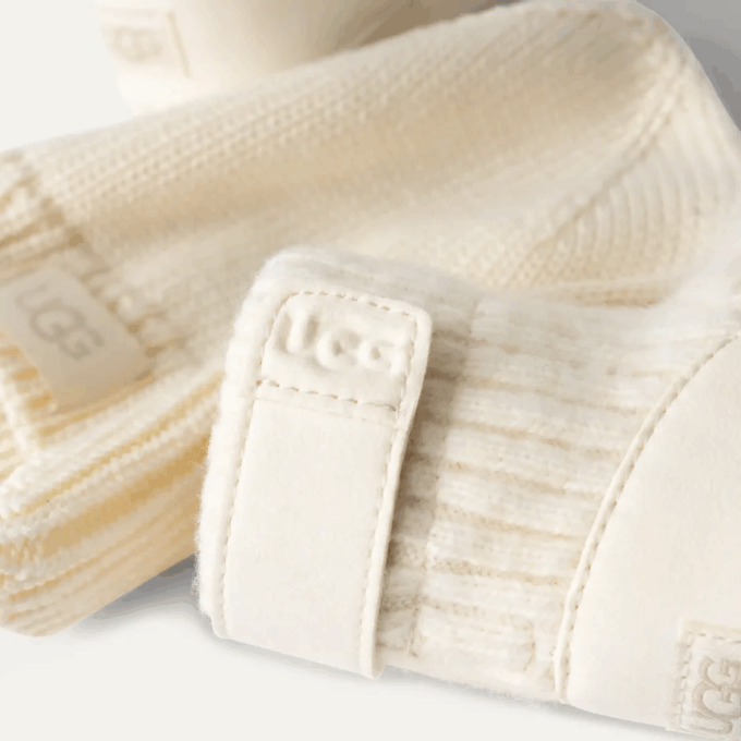Skylar og UGG Beanie